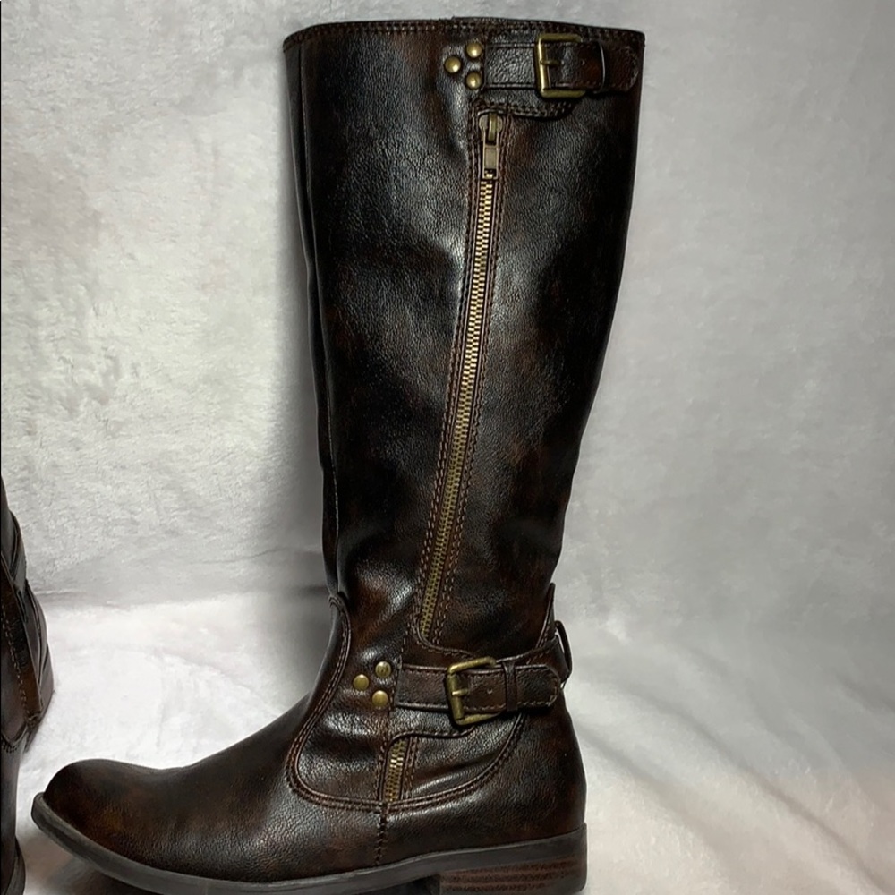 Boots - Picture 6 of 7
